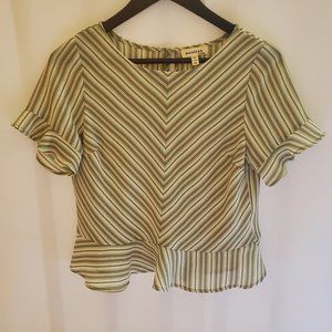 Monteau Semi-Cropped Top Butterfly Sleeves Ruffled Hem Pink, Green, White Size M